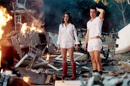 Jane (Angelina Jolie) und John Smith (Brad Pitt) sind kein normales Ehepaar. Beide verheimlichten voreinander, dass sie Profikiller sind. Doch ihr neuester Auftrag ver&auml;ndert alles.  +++ Die Verwendung des sendungsbezogenen Materials ist nur mit dem Hinweis und Verlinkung auf RTL+ gestattet. +++