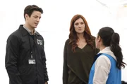 (v.l.n.r.) Barry Allen (Grant Gustin); Nora Allen (Michelle Harrison); Alexa Rivera (Sara Garcia)