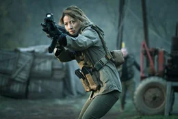 Zada (Jing Lusi) von den "Black Swans" geht zum Angriff &uuml;ber.