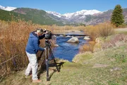 ZDF-Kameramann Fabian Gatza auf der Suche nach den besten Bildern im Moraine Park in den Rocky Mountains in Colorado. ZDF-Kameramann Fabian Gatza auf der Suche nach den besten Bildern im Moraine Park in den Rocky Mountains in Colorado.