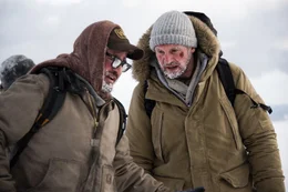L-R: Talget (Dermont Mulroney), Ottway (Liam Neeson),