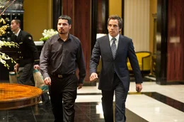 Michael Pe&ntilde;a (Enrique DevReaux), Ben Stiller (Josh Kovaks).