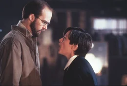 Chase Matthews (Anthony Edwards, l.) und sein Sohn Jeff Matthews (Edward Furlong, r.) erleben eine schwierige Zeit. Der Tod von Jeffs Mutter belastet die beiden sehr.