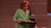 Evelyn (Holland Taylor)