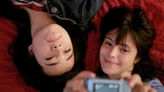 L-R: Clara Leroux als Léa, Lubna Gourion als Barbara
