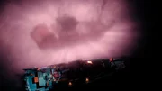 Als das Rettungsboot am Unglücksort eintrifft, sind die Rosa Davies und ihre Crew bereits in die Tiefe gerissen worden, begleitet von einem heftigen Leuchten.