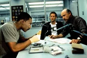 Zur&uuml;ck in Beverly Hills mischt Axel (Eddie Murphy, l.) seine Polizei-Kollegen Billy (Judge Reinhold, M.) und Joe (Hector Elizondo, r.) auf. Und seine un&uuml;blichen Ermittlungsmethoden sto&szlig;en nicht immer auf Verst&auml;ndnis ...