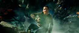 Die Transformers sind auf der Suche nach einem geheimnisvollen W&uuml;rfel, der &uuml;ber Sieg oder Niederlage entscheidet. Nun wird Sam (Shia LeBeouf) sowohl von den Autobots, als auch von den Deceptions bedr&auml;ngt ...