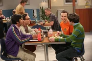 Sind ganz besondere Freunde: Leonard (Johnny Galecki, 2.v.l.), Sheldon (Jim Parsons, 2.v.r.), Rajesh (Kunal Nayyar, l.) und Howard (Simon Helberg, r.) ...