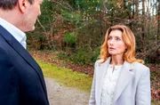 Alexandra (Daniela Kiefer, r.) ist geschockt, als Christoph (Dieter Bach, l.) sie erpresst.