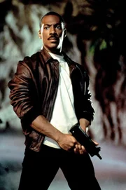 Als gut zureden offensichtlich nichts mehr bringt, zieht Axel (Eddie Murphy) auch mit seinem Schusseisen los, um die Verbrecher zur Strecke zu bringen ...