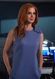 SUITS -- "Teeth, Nose, Teeth" Episode 613 -- Sarah Rafferty as Donna Paulsen.