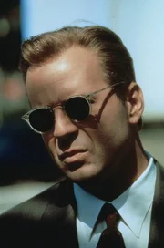 Der Schakal (Bruce Willis), ein Profikiller mit hundert Masken, kennt nur zwei Leidenschaften: Geld und eiskalte Pr&auml;zision bei der Durchf&uuml;hrung seiner Pl&auml;ne. Der ehemalige IRA-K&auml;mpfer Declan Mulqueen (Richard Gere) hat noch eine pers&ouml;nliche Rechnung mit dem Schakal offen und wird auf den Schakal angesetzt.