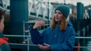 Abigail (Fleur Geffrier) muss trotz der Gefahren zurück aufs Wasser, ihr Stiefsohn Jimmy (Ewenn Weber) will sie begleiten.