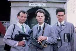 Die Ghostbuster Dr. Peter Venkman (Bill Murray, l.), Dr. Raymond Stantz (Dan Aykroyd, M.) und Dr. Egon Spengler (Harold Ramis, r.) gehen allem Unnat&uuml;rlichen auf die Spur.