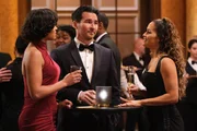 Station 19 Staffel 6 Folge 18 Die Feuerwehrleute haben sich chic gemacht : Barrett Doss als Victoria Hughes, Jay Hayden als Travis Montgomery, Jaina Lee Ortiz als Andy Herrara