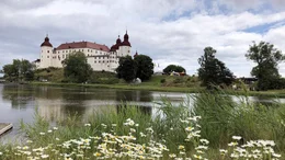 Seit fast 400 Jahren kaum ver&auml;ndert - Schloss L&auml;ck&ouml; am V&auml;nersee.
