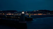 Der Leuchtturm im Hafen von Fécamp wird für die Gruppe um Abigail bei der Rettung des Wesens zum Schlüsselelement.