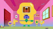 Duggee und die Quirlies sind auf der Suche nach dem Bestialischen Blauschimmel-Bollen. Duggee und die Quirlies sind auf der Suche nach dem Bestialischen Blauschimmel-Bollen.