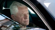 Kriminalhauptkommissar Ivo Batic (Miroslav Nemec) beobachtet das Geschehen.