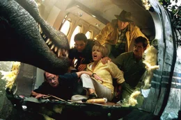 V.l.: Udesky (Michael Jeter), Billy (Alessandro Nivola), Amanda (T&eacute;a Leoni), Alan (Sam Neill) und Paul (William H. Macy) &uuml;berleben nur knapp den Flugzeugabsturz. Und jetzt kommen die Dinos!  +++ Die Verwendung des sendungsbezogenen Materials ist nur mit dem Hinweis und Verlinkung auf RTL+ gestattet. +++