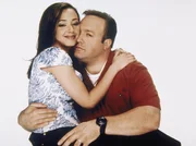 L-R: Carrie Heffernan (Leah Remini),Doug Heffernan (Kevin James)