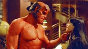 Hellboy (Ron Perlman) und Liz Sherman (Selma Blair)