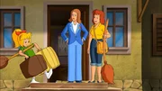 Bibi (l.) ist die neue Aushilfe im Hotel von Svenja (M.), einer guten Freundin ihrer Mama (r.).