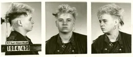 DDR-Punks wie Kim Pickenhain aus der damaligen Karl-Marx-Stadt (heute Chemnitz) gerieten wegen ihres "negativ-dekadenten Verhaltens" immer wieder ins Visier der Staatssicherheit und landeten h&auml;ufig hinter Gittern.