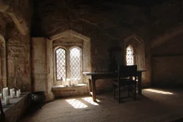 Die Zelle Edwards II. auf Berkeley Castle - hier verbrachte der abgesetzte K&ouml;nig die letzten Wochen vor seiner Ermordung.