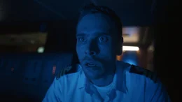 Die Vorg&auml;nge auf der Caledonian Star am 2. M&auml;rz 2001, als das Schiff in einem schweren Sturm geriet und mit einer Monsterwelle kollidierte, wurden durch aufwendiges Reenactment nachgestellt.
