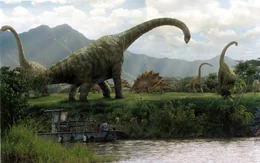 Jahre nachdem Dr. Grant den Dinosauriern entfliehen konnte, kehrt er mit einem reichen Abenteurerpaar dennoch zur&uuml;ck..