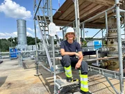 ARD-Wissen Presenterin Lena Ganschow besucht den ersten unterirdischen Wasserstoffspeicher in Rüdersdorf. ARD-Wissen Presenterin Lena Ganschow besucht den ersten unterirdischen Wasserstoffspeicher in Rüdersdorf.