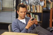 Jeff (Joel McHale) versteht die Welt nicht mehr. Seine Freunde scheinen an diesem Freitag völlig verrückt zu spielen ... Jeff (Joel McHale) versteht die Welt nicht mehr. Seine Freunde scheinen an diesem Freitag völlig verrückt zu spielen ...