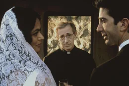 Durch eine in der Fuck-Finger-Position erstarrte Hand ger&auml;t das Leben von Leo (David Schwimmer, r.), Tex (Woody Allen, M.) und Desi (Maria Grazia Cucinotta, l.) aus den Fugen ...