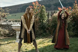L-R: Onkel George (Joe Alwyn) und Birdy (Bella Ramsey)