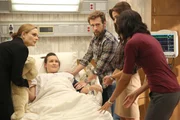 (v.l.): Brennan (Emily Deschanel), Daisy (Carla Gallo), Hodgins (TJ Thyne), Angela (Michaela Conlin) und Cam (Tamara Taylor)