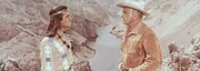 Mit seinem Freund Winnetou (Pierre Brice, l.) versucht Old Surehand (Stewart Granger, r.) einen drohenden Krieg zwischen Indianern und Wei&szlig;en zu verhindern ...