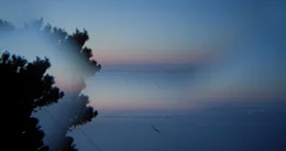 Ausblick von Capri auf das Meer durch ein Kaleidoskop.