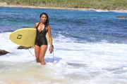 Polizistin Camille (Sara Martins) ist auch eine leidenschaftliche Surferin. Polizistin Camille (Sara Martins) ist auch eine leidenschaftliche Surferin.