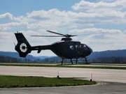 Lennard startet den Hubschrauber.