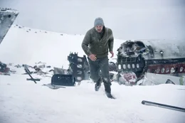 Ottway (Liam Neeson)