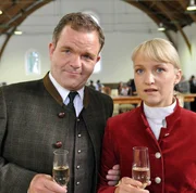 Cornelius Obonya (Bürgermeister Brunner), Eva Herzig (Katharina Lenz).