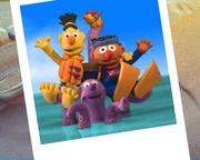 Ernie und Bert als stolze heldenhafte Tiefseetaucher. Ernie und Bert als stolze heldenhafte Tiefseetaucher.
