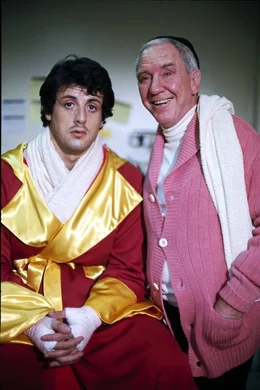 Gemeinsam Trainer Mickey (Burgess Meredith, r.) wagt Rocky (Sylvester Stallone, l.) das schier Unm&ouml;gliche ...