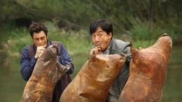 L-R: Connor Watts (Johnny Knoxville), Bennie Chan (Jackie Chan)