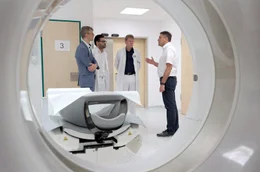Was passiert mit der millionenschweren technischen Ausstattung, wenn die Krankenh&auml;user diese zuk&uuml;nftig nicht mehr benutzen d&uuml;rfen? &Auml;rzte und Anw&auml;lte im Diakonie-Krankenhaus Jung-Stilling in Siegen &uuml;berlegen, wie es in Zukunft weitergeht.