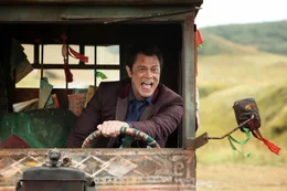 Johnny Knoxville (Connor Watts).