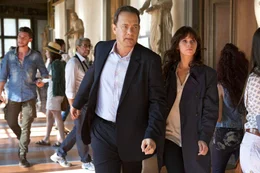 Als Robert Langdon (Tom Hanks) in einem italienischen Krankenhaus aufwacht, sieht er sich einer Amnesie und verschiedenen R&auml;tseln gegen&uuml;ber. Zusammen mit der jungen &Auml;rztin Sienna Brooks (Felicity Jones) versucht er in einem Rennen gegen die Zeit eine riesige Katastrophe zu verhindern...