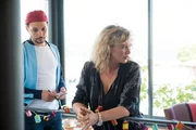 Mehdi Badhou (Ali Marhyar, l.); Candice Renoir (Cécile Bois, r.)